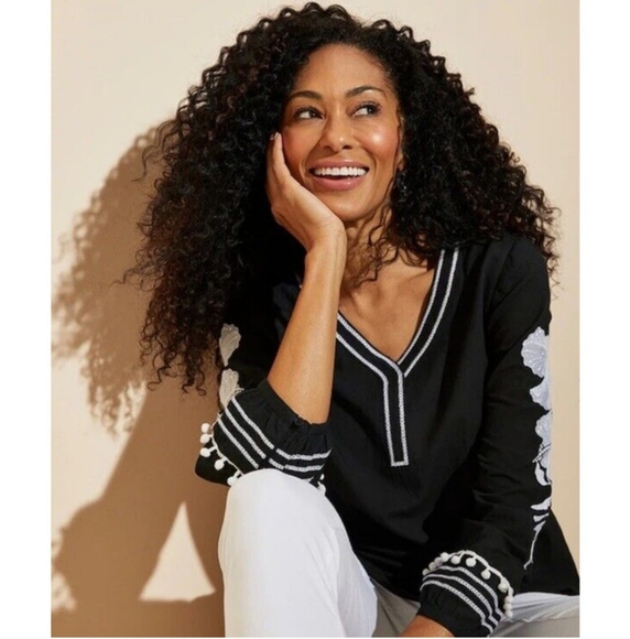 Chicos Romantic Contrast Embroidered Tunic Top Black And White Size Large / 3 - Picture 1 of 10